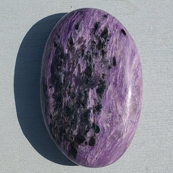 Charoite Oval Palm Stone from Syberia (C1) - Picture 1 of 4